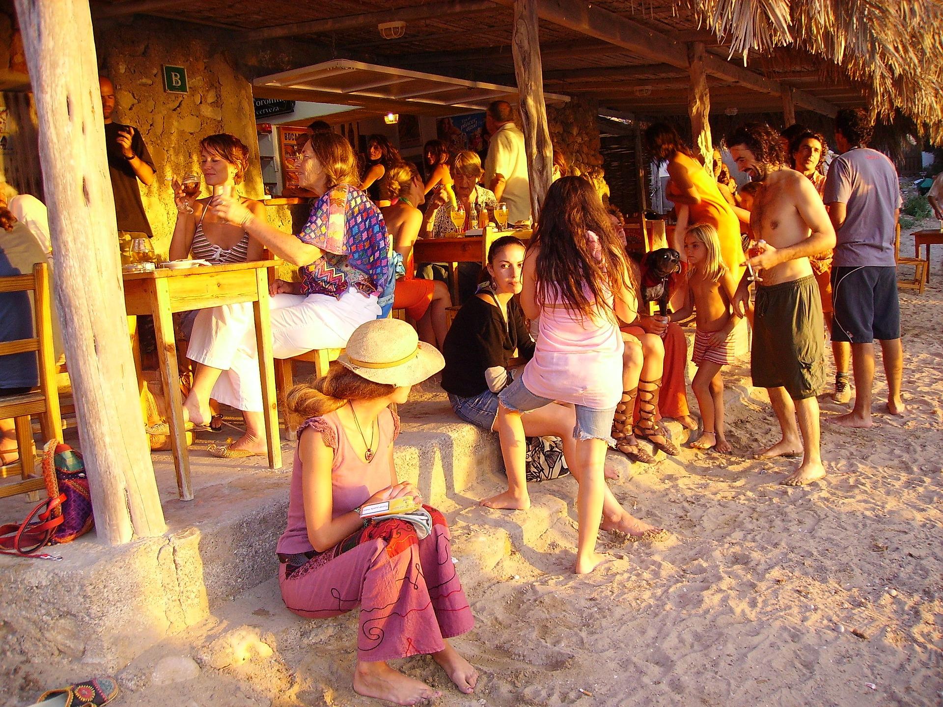 Which are the best bars and clubs in Ibiza?