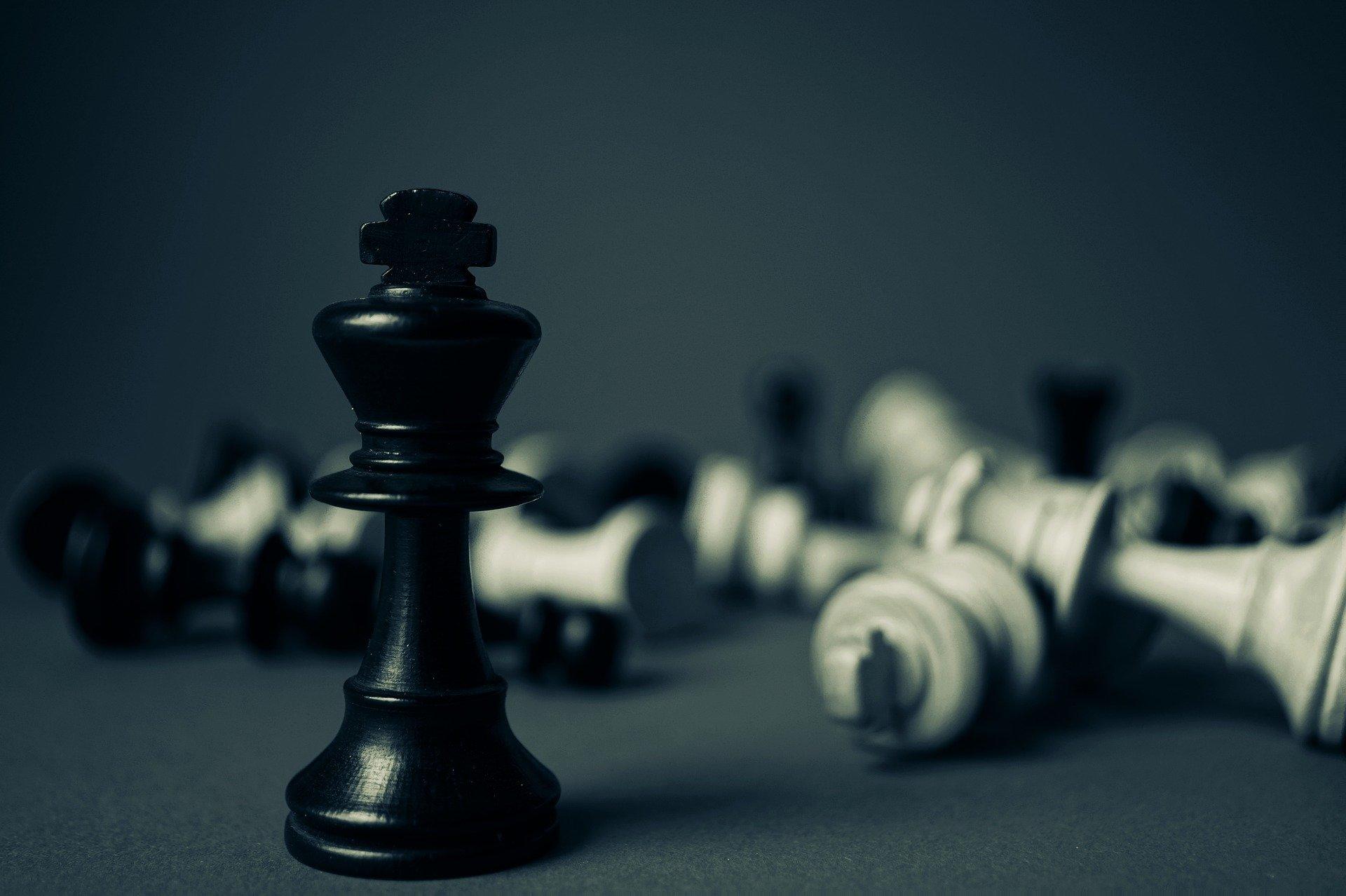 How can you learn to play chess online?