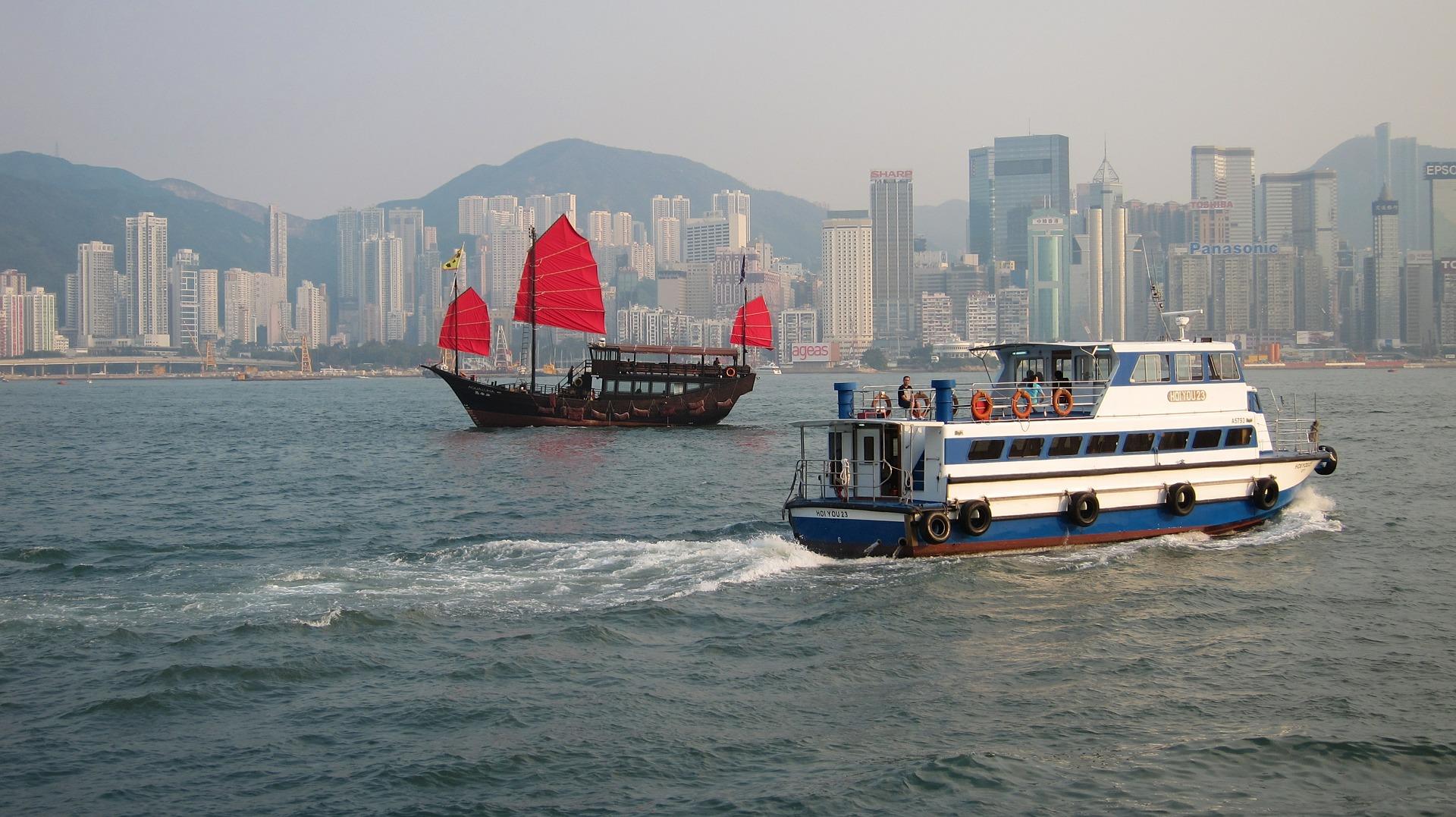 Which are the best attractions in Hong Kong?