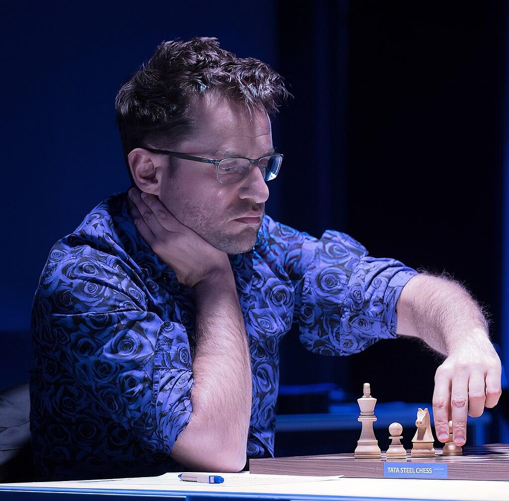 Grandmaster Levon aronian playing chess