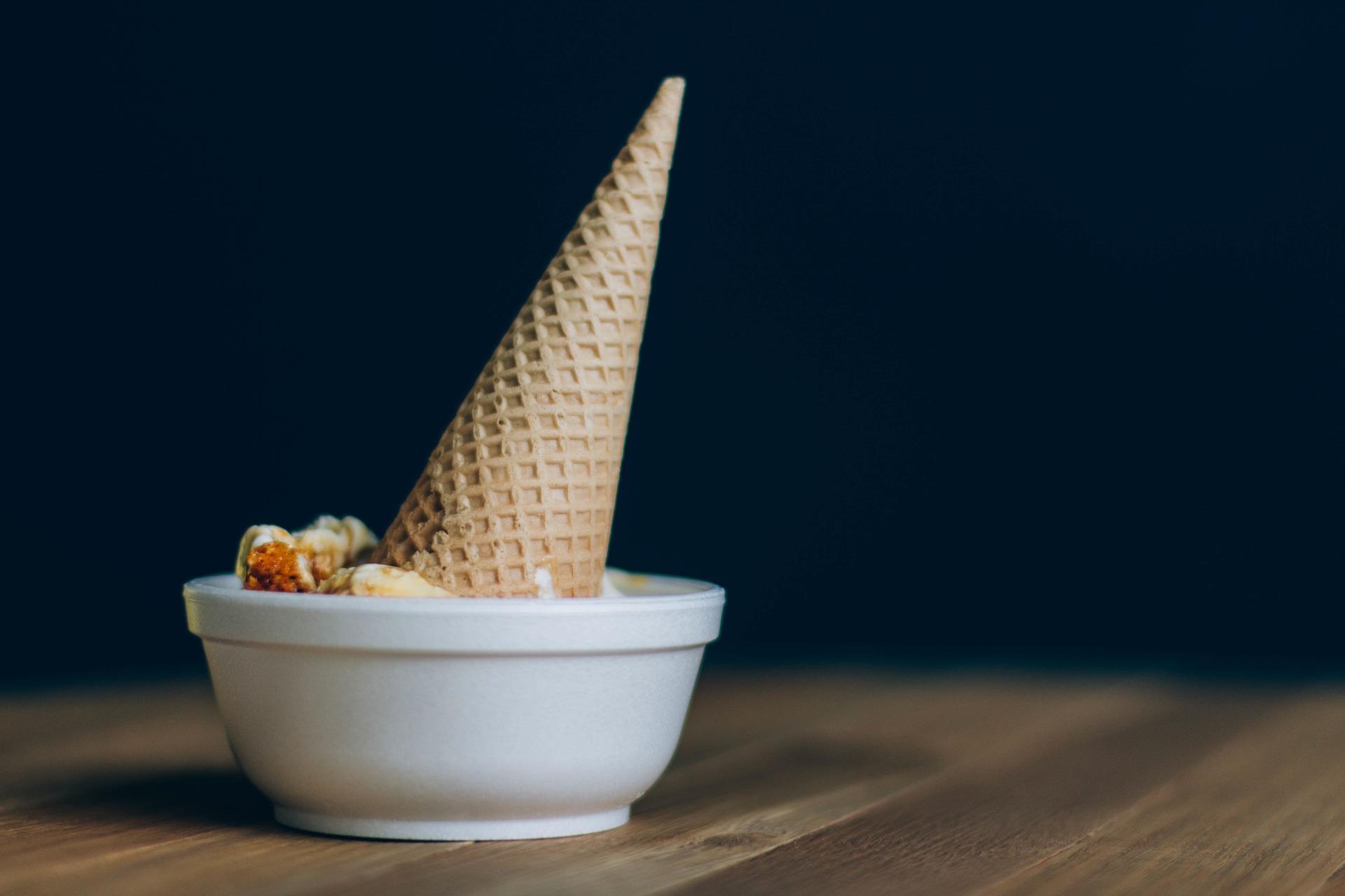 How do you make a right circular cone?