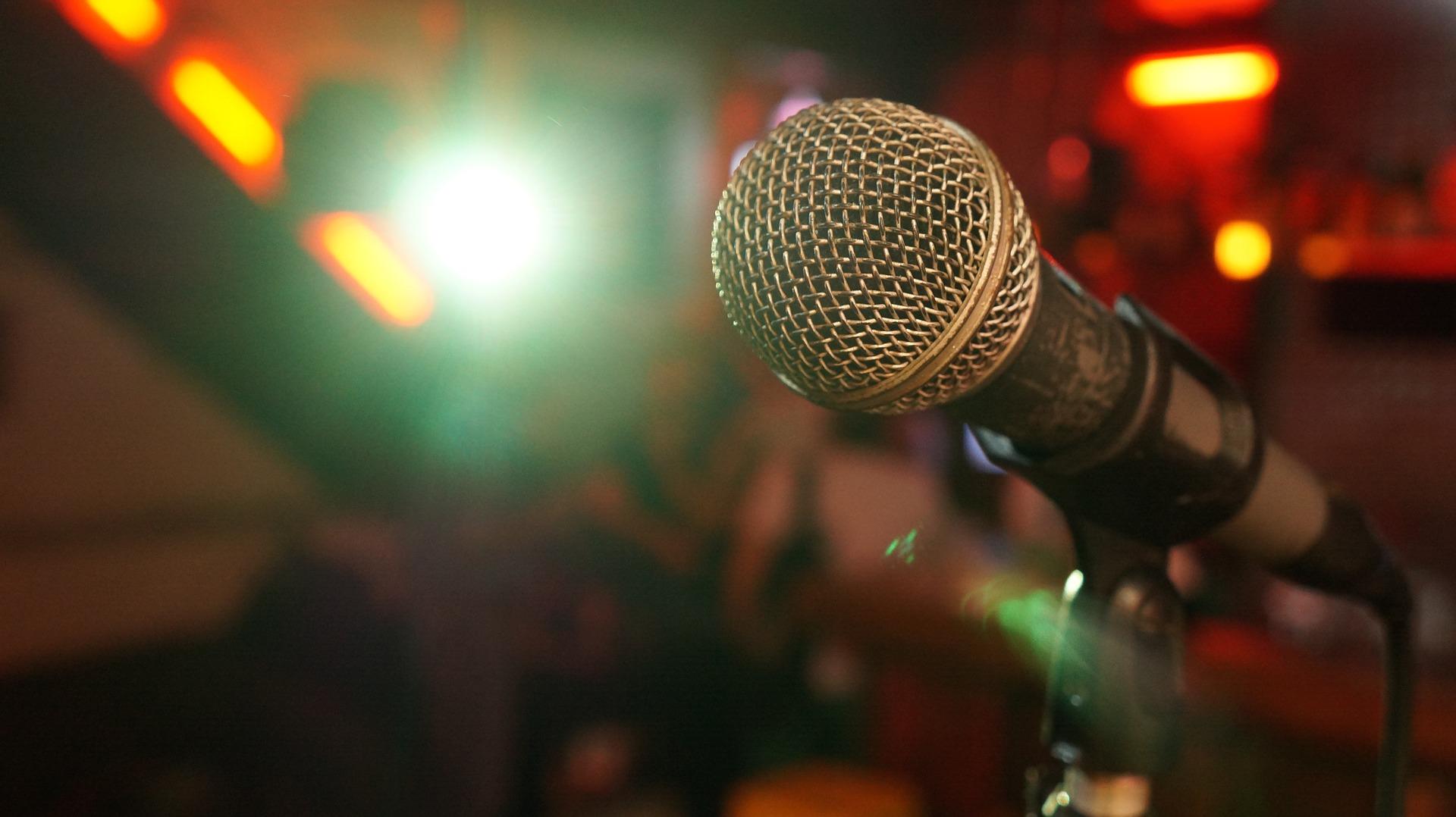 How can you perform slam poetry?