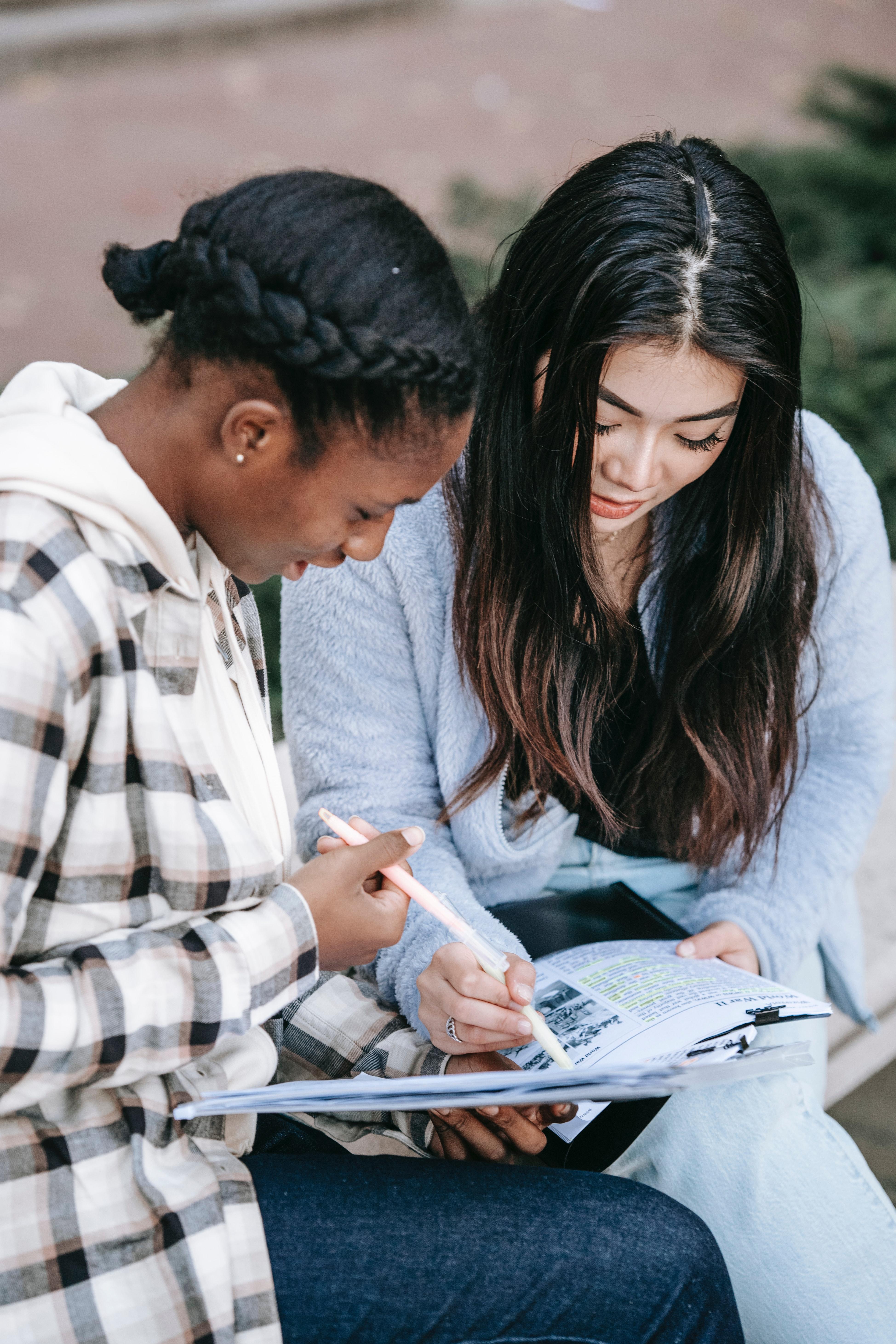 Tutoring sessions can be one on one or in a group. Both methods can be effective.