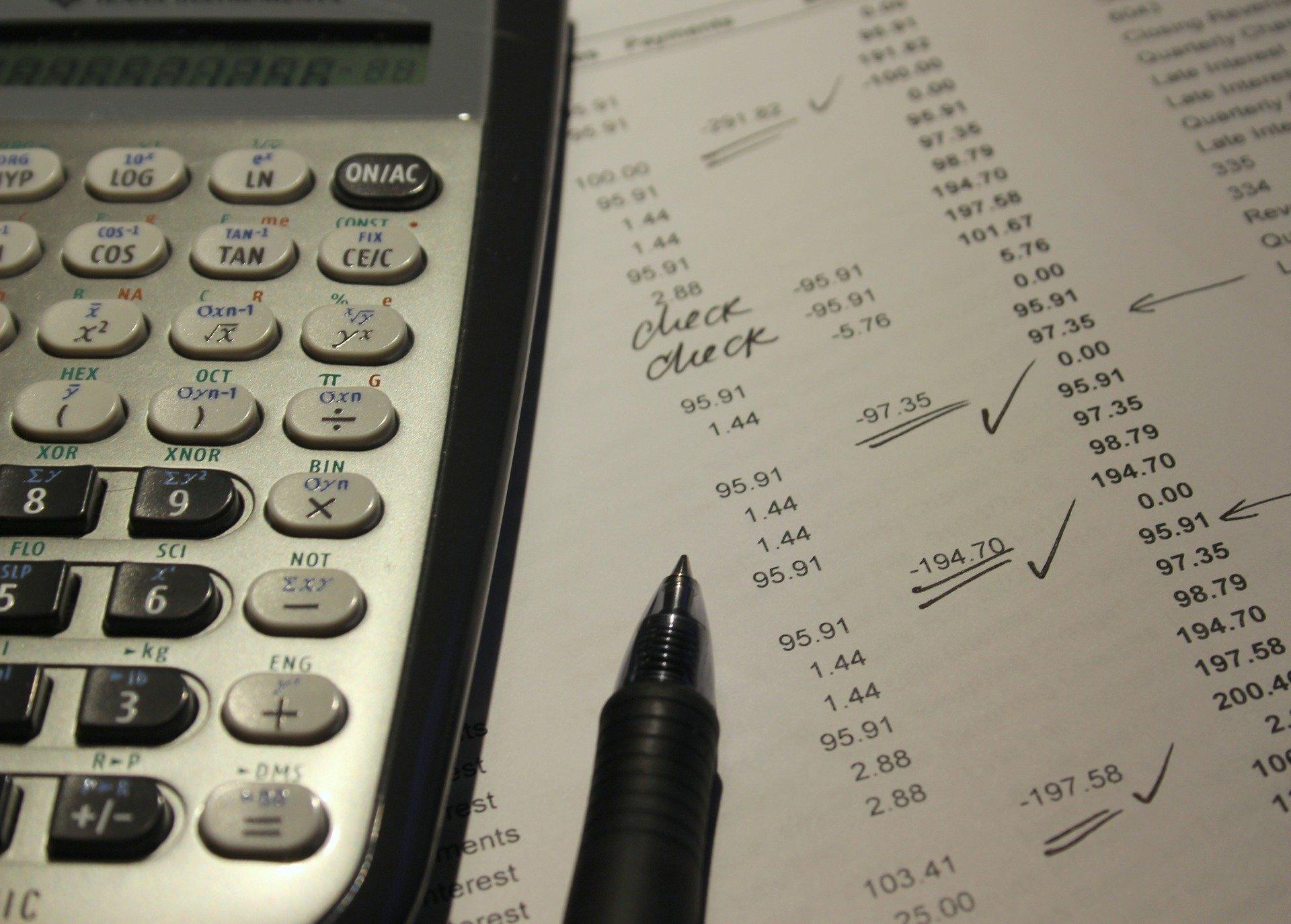 Do freelancers need to keep a record of business expenses?
