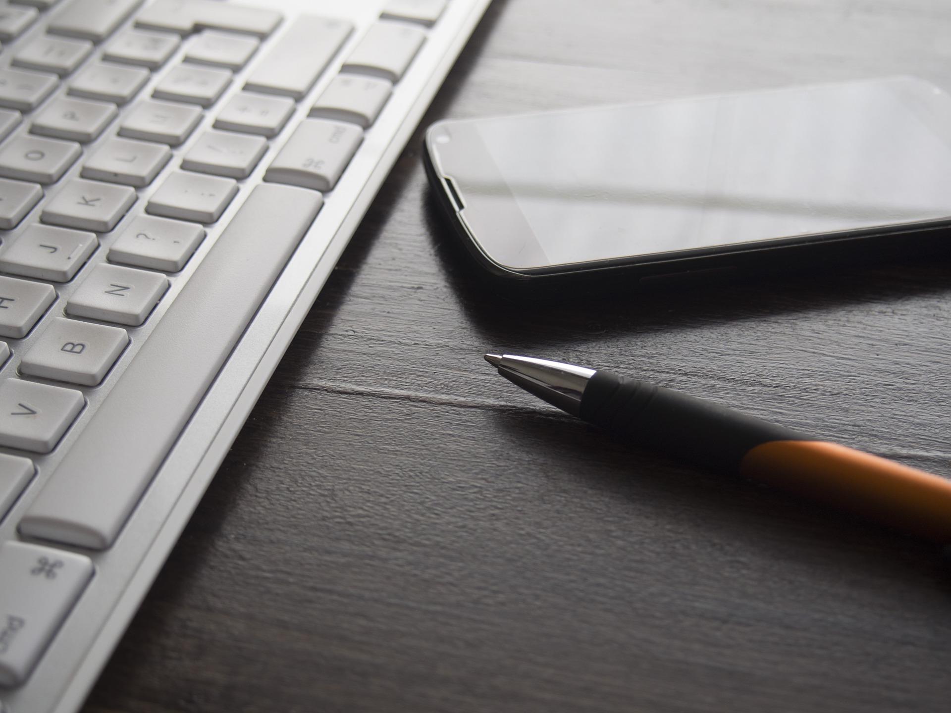 What are the legal obligations of freelancers in terms of accounting?