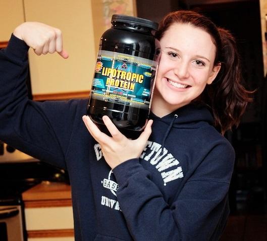 Some people like to add protein powder to their pre-workout drink