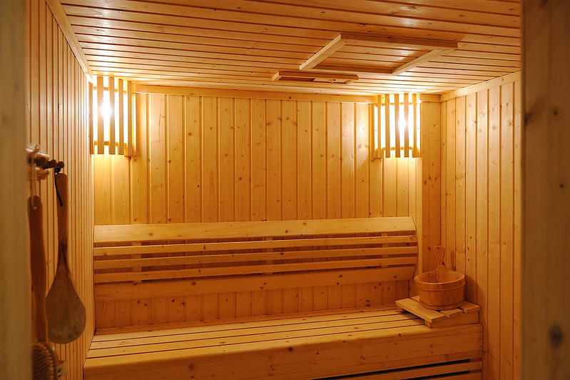 Some high-end chain gyms also include spa equipment