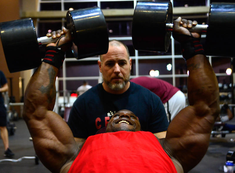 Reach your fitness goals safely with a personal trainer