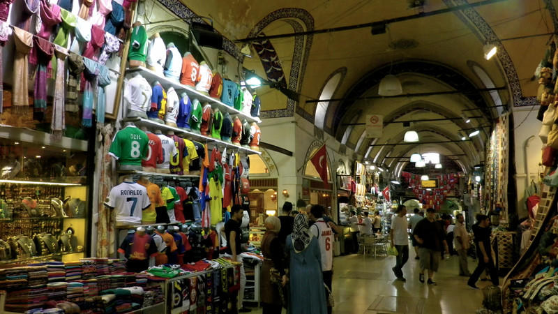 Sales, not profit, dictate how a merchant sets their prices