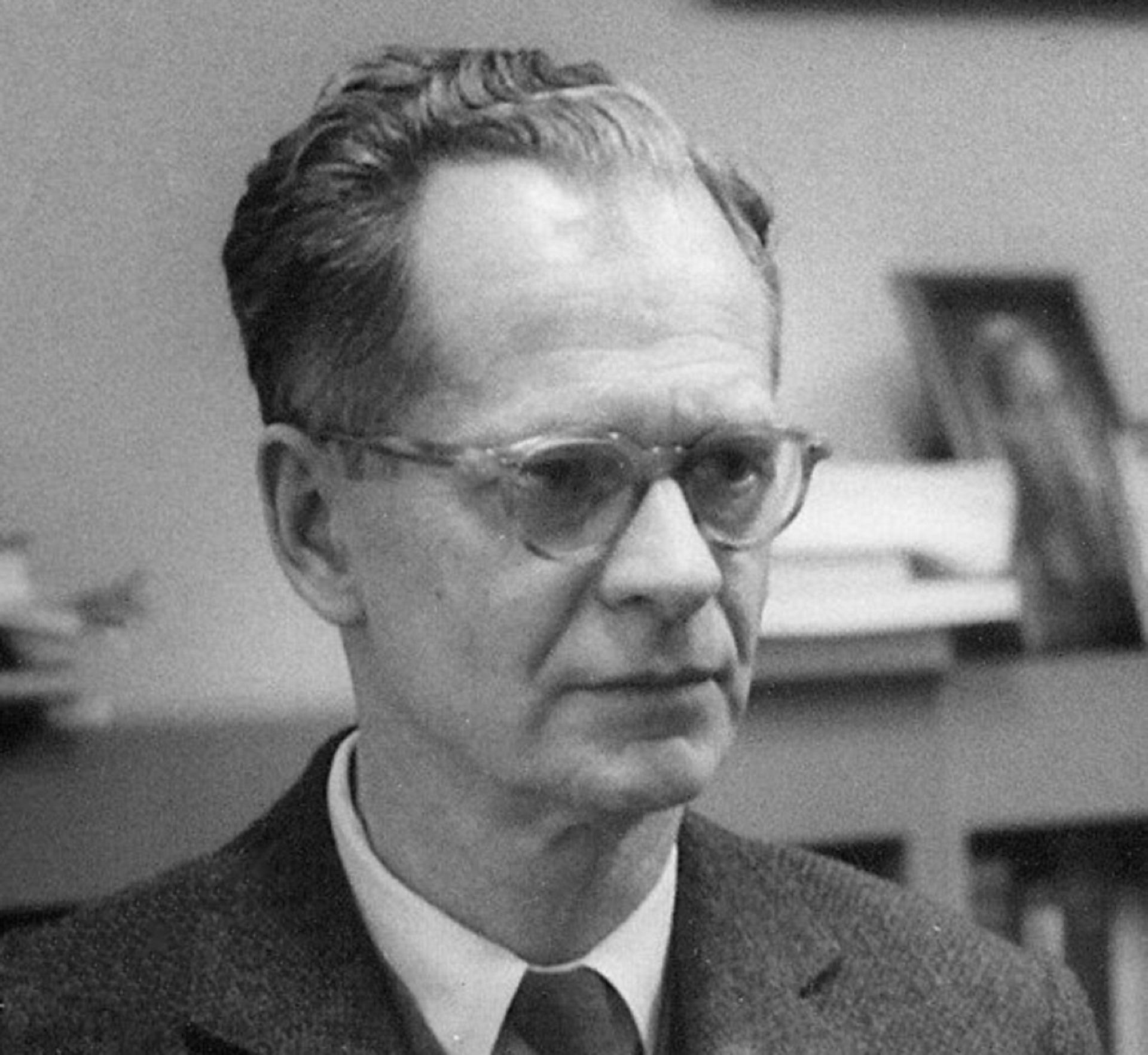 A black and white portrait picture of American psychologist B. F. Skinner