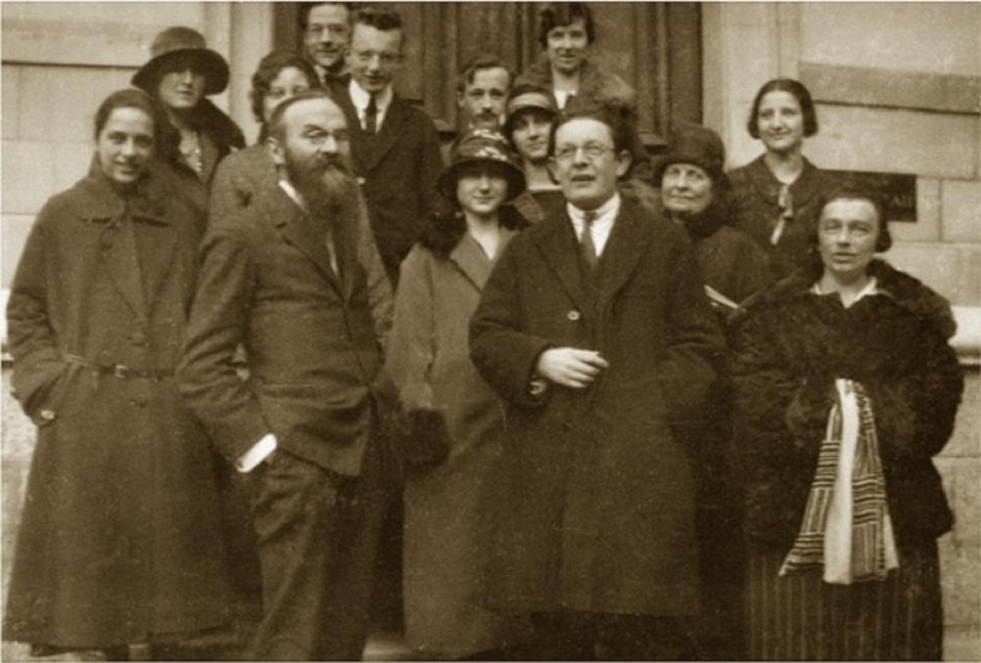 A sepia-toned photograph of Jean Piaget and his research team in 1925 Vienna