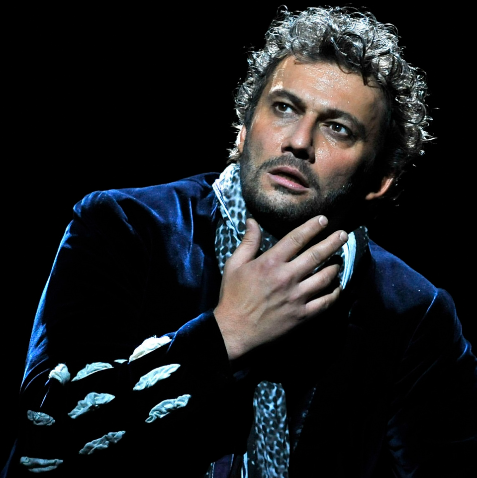 Jonas Kaufmann getting ready to sing.