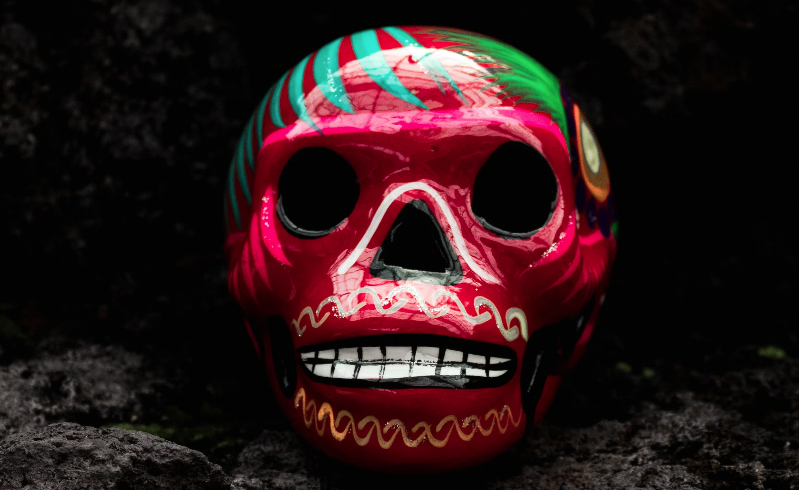 A red and green skull.