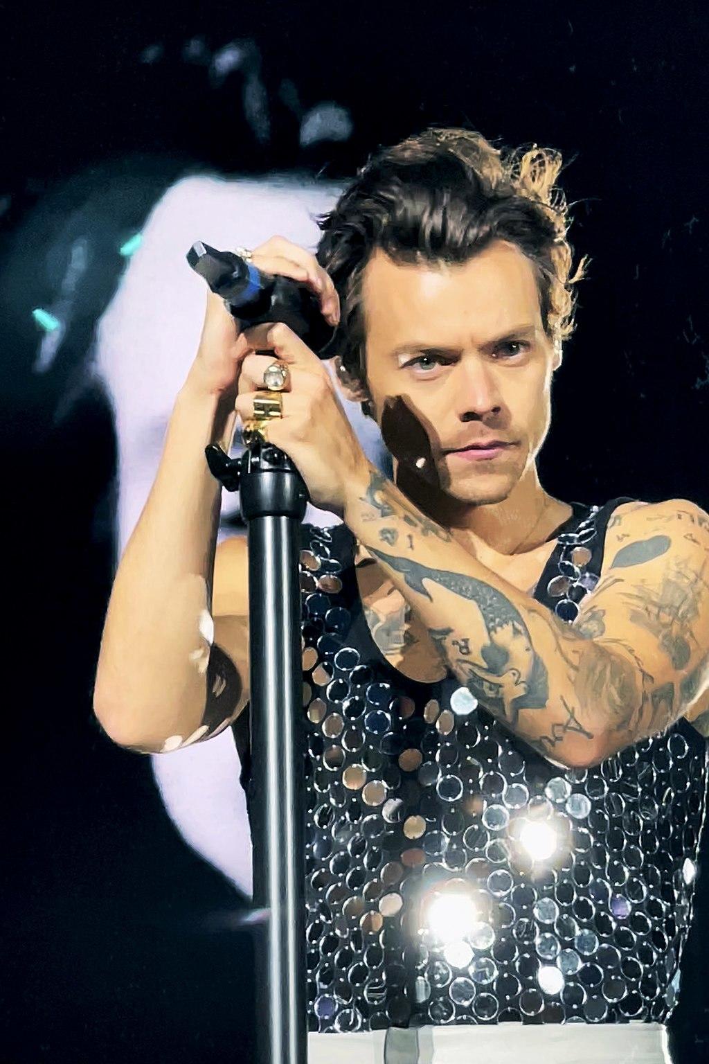 Harry Styles performing at Wembley Stadium on 19 June 2022.