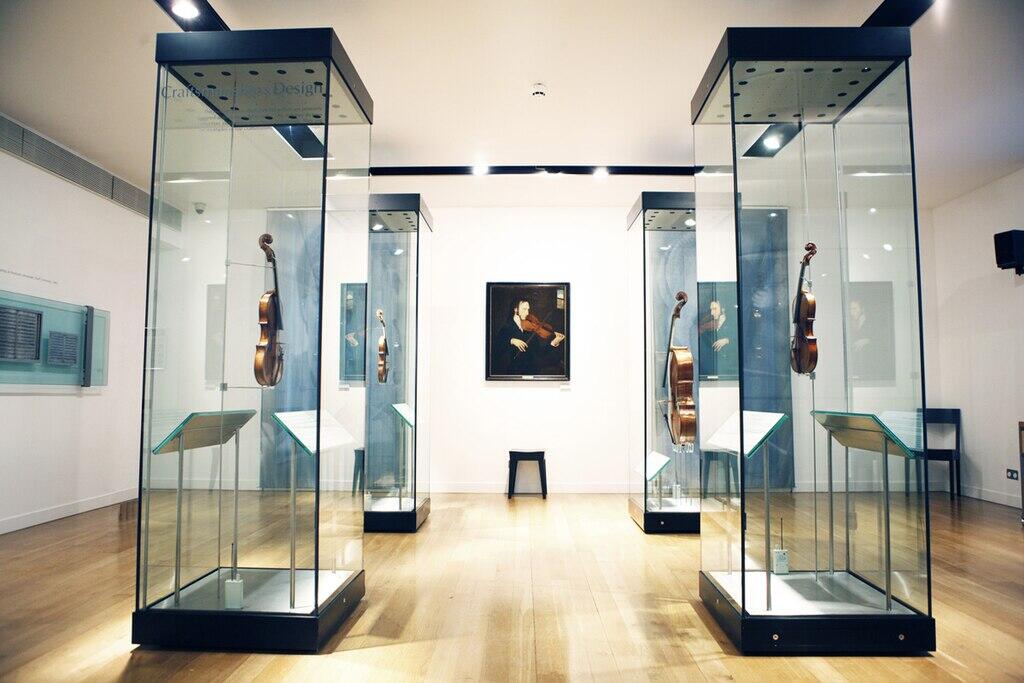 Strings gallery at the RAM