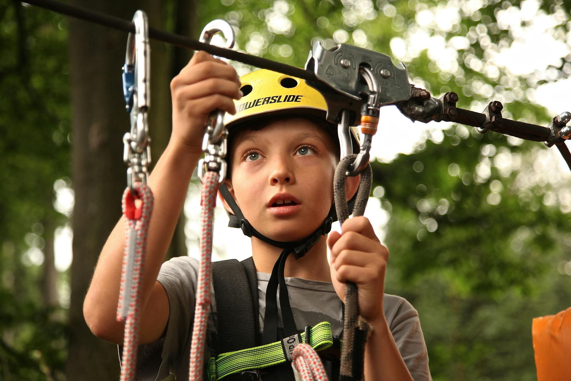 Child adjusting harnesses 
