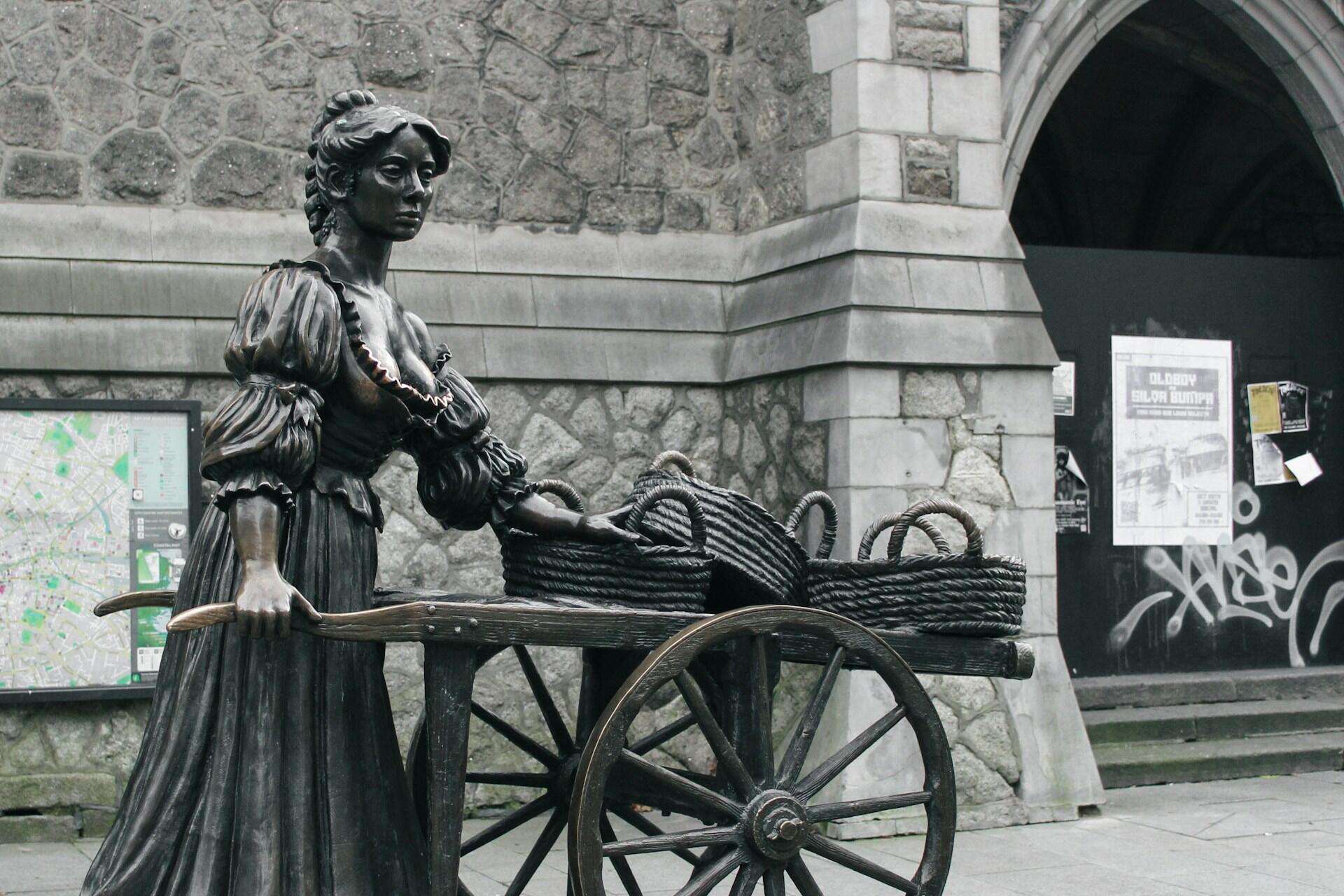 A statue of Molly Malone.