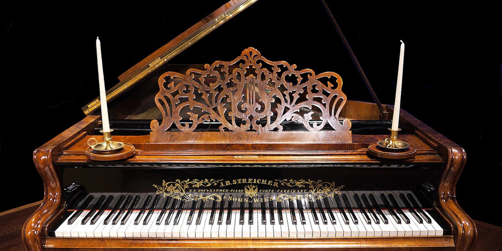 Piano tuning heat shade