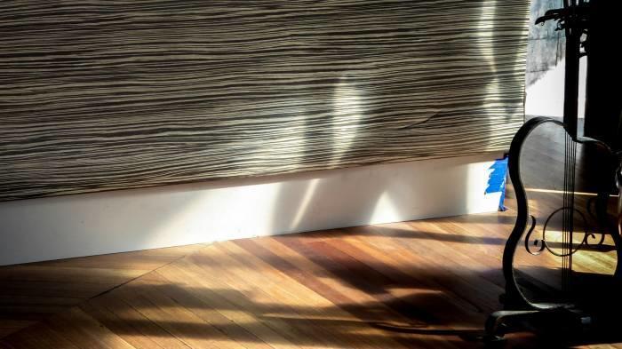 A model of guitar in a studio