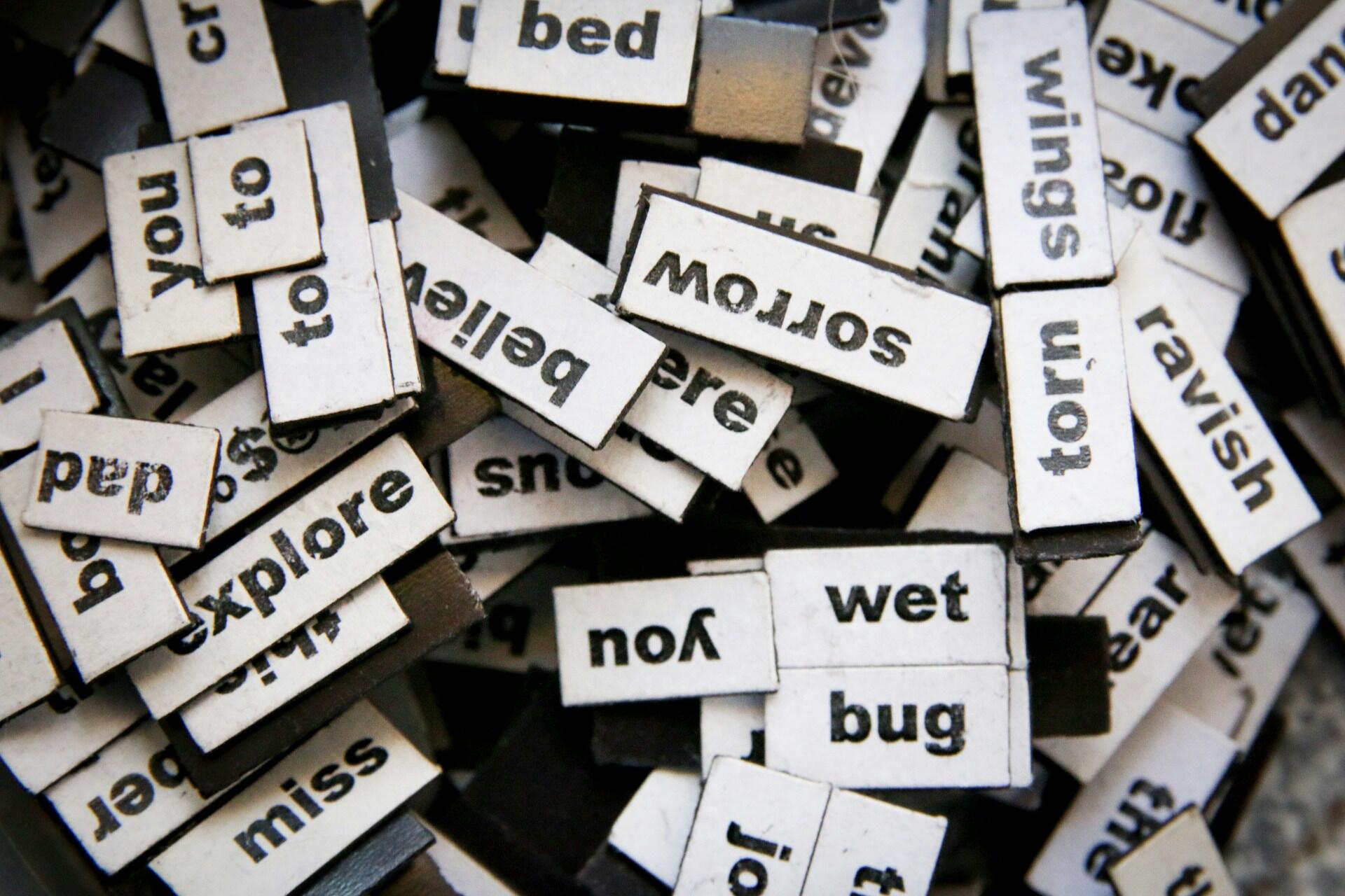 A scattered collection of words.