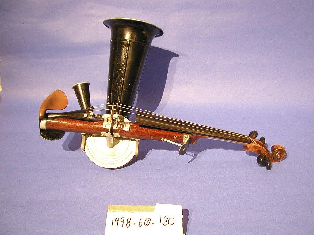 Photo of a stroh violin on display