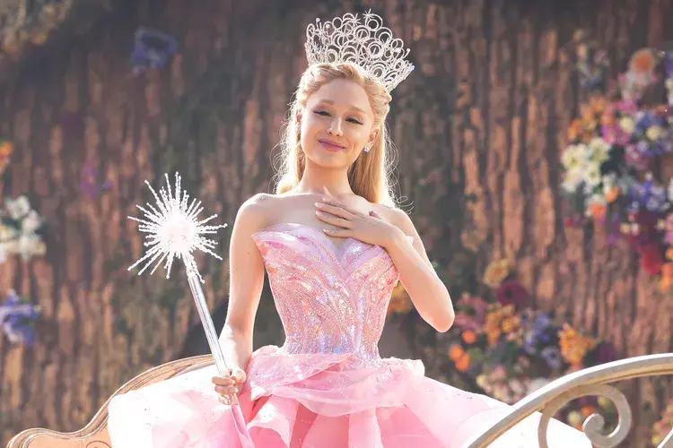 Grande dressed as Glinda