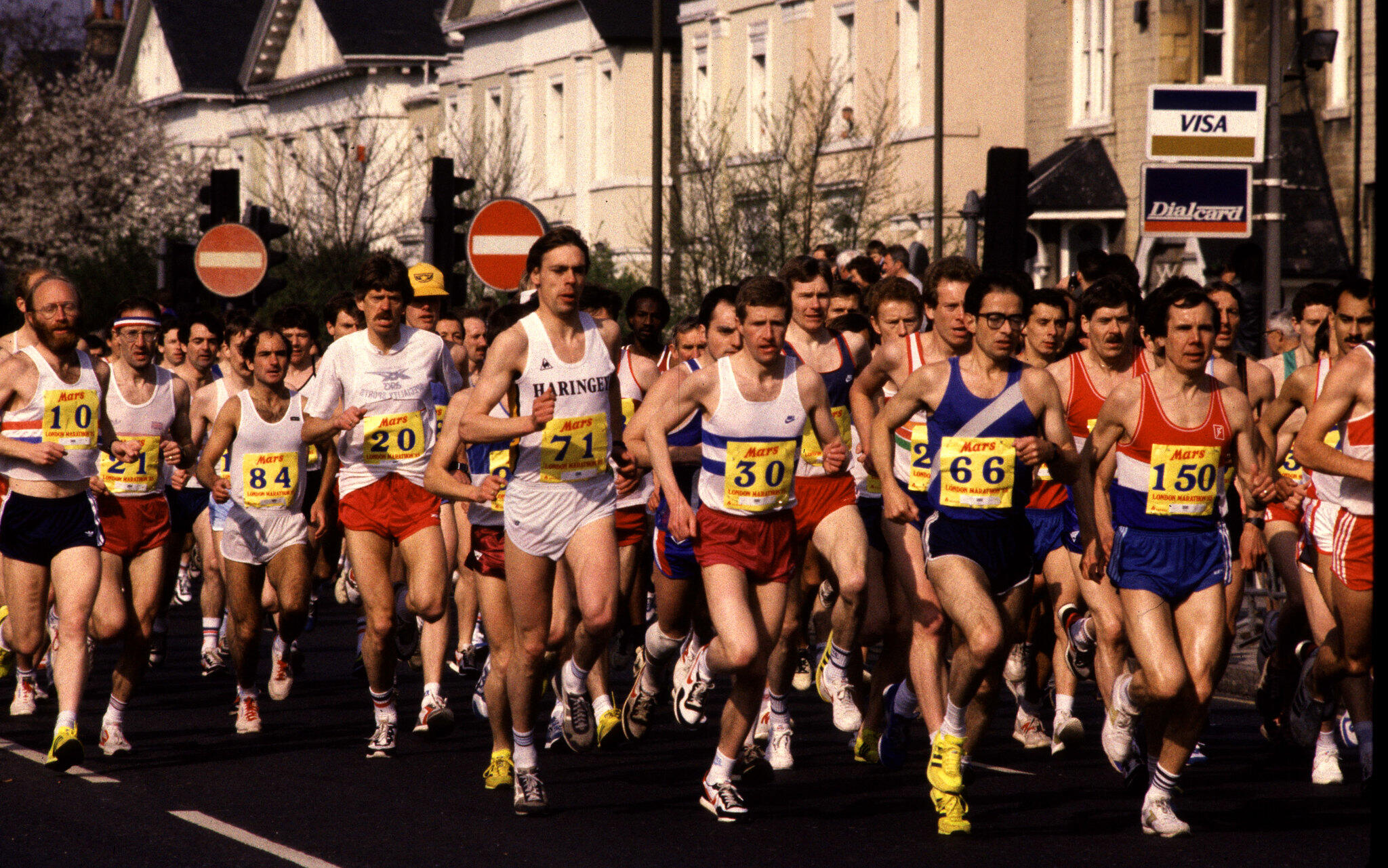 Marathon runners in the 1985 London marathon