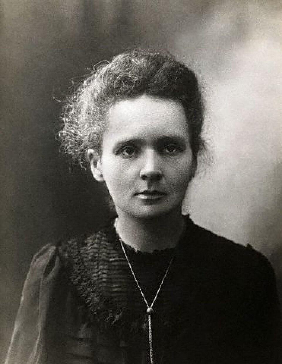 Black and white headshot of Marie Curie