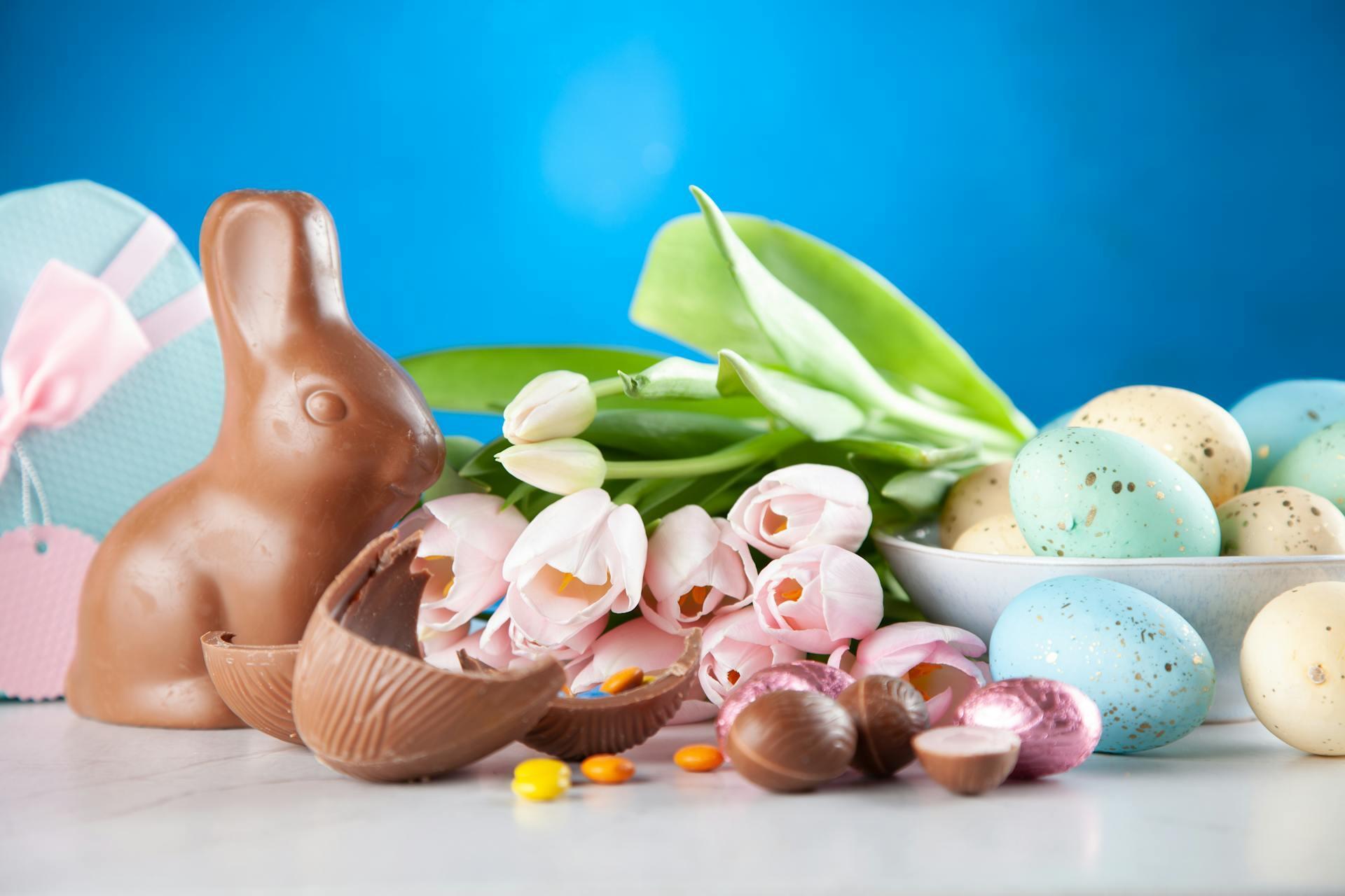 chocolate easter bunnies and tulips