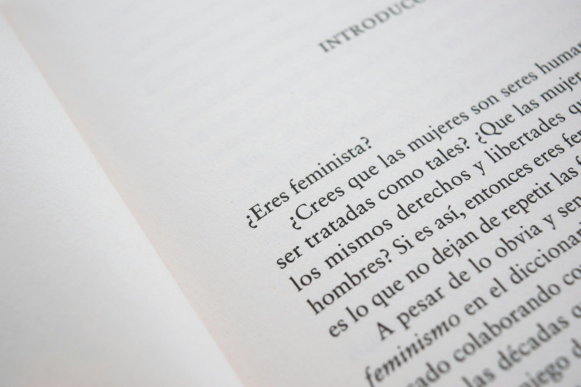 a picture of a book introduction in Spanish about feminism