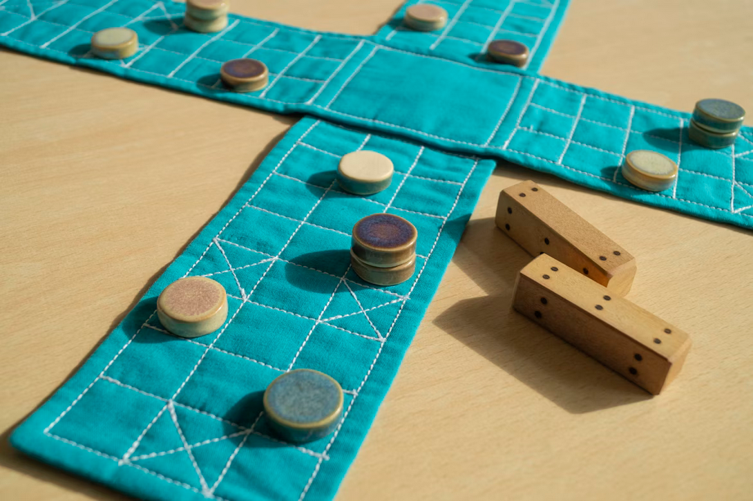 Μάθηση μαθηματικών με LEGO, ζάρια και δραστηριότητες στο σπίτι.