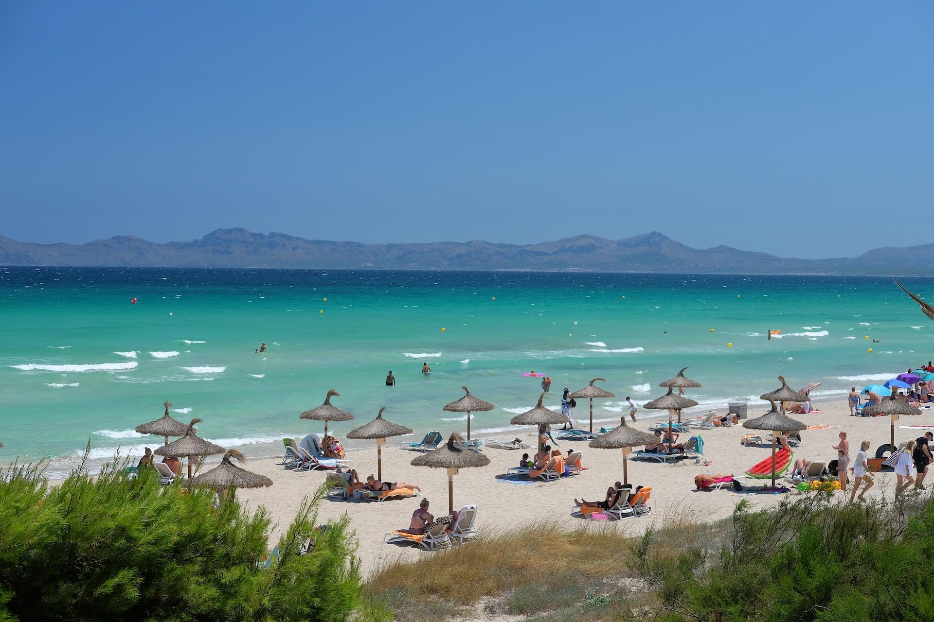 Mallorca türkíz és fehér homokos strandjai