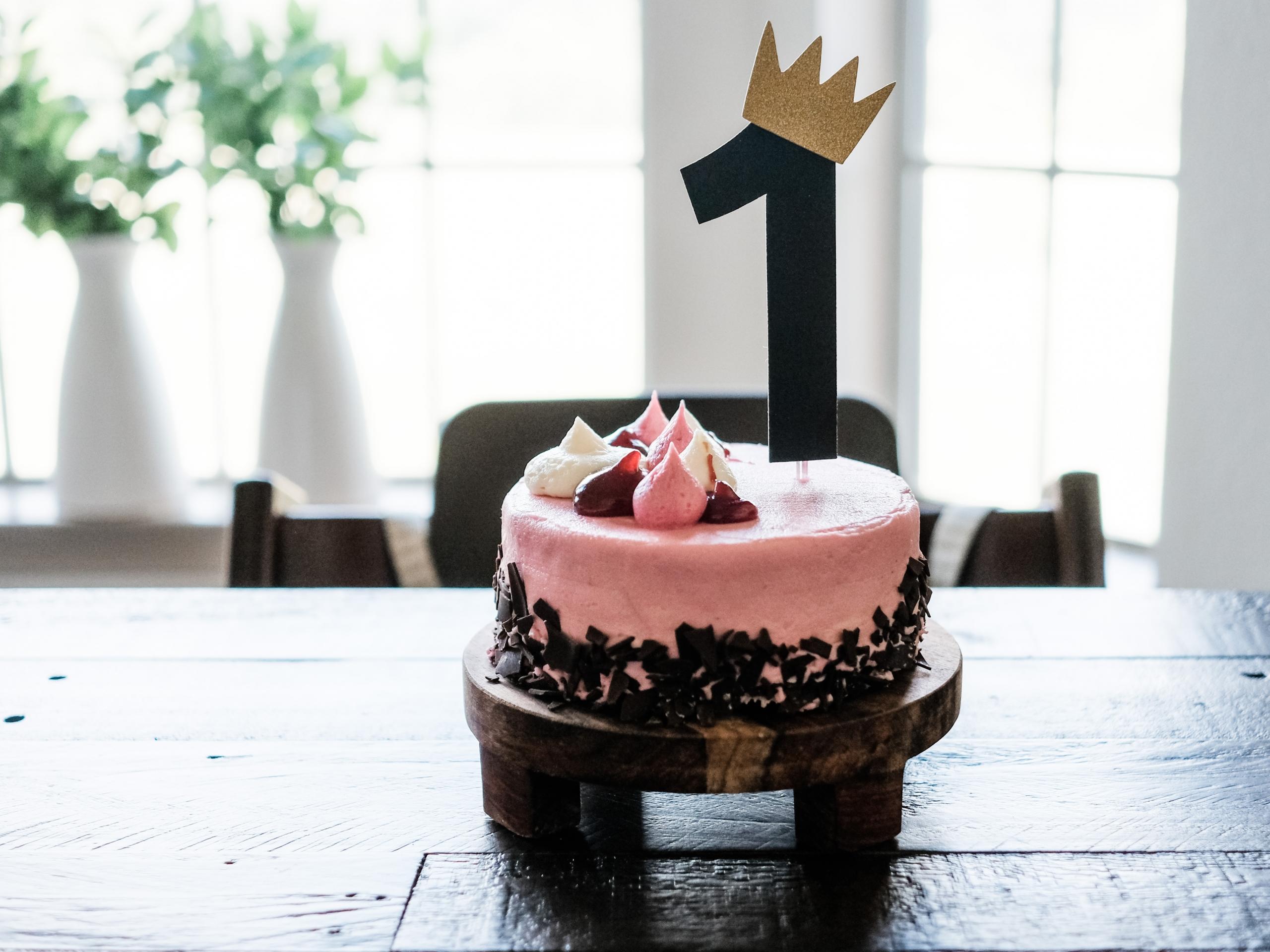 egy éves szülinapi torta