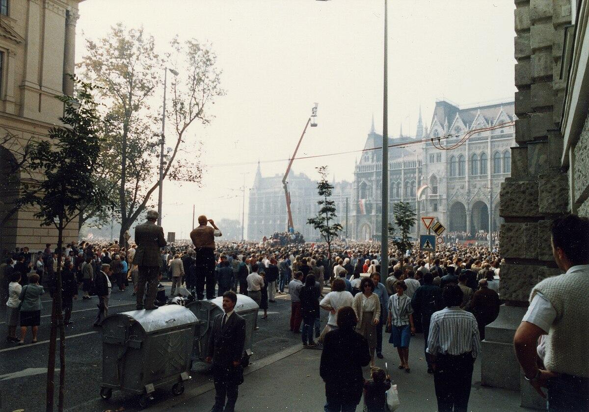 Magyar Köztársaság kikiáltása 1989