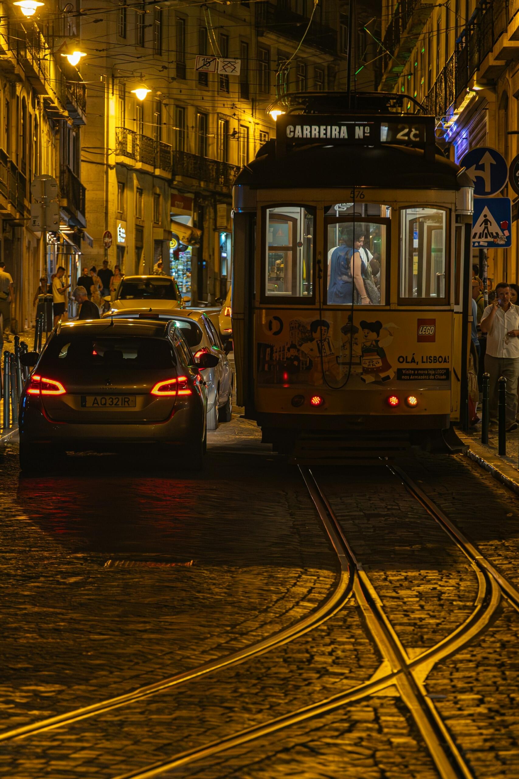 bairo alto negyed lisszabonban éjszaka