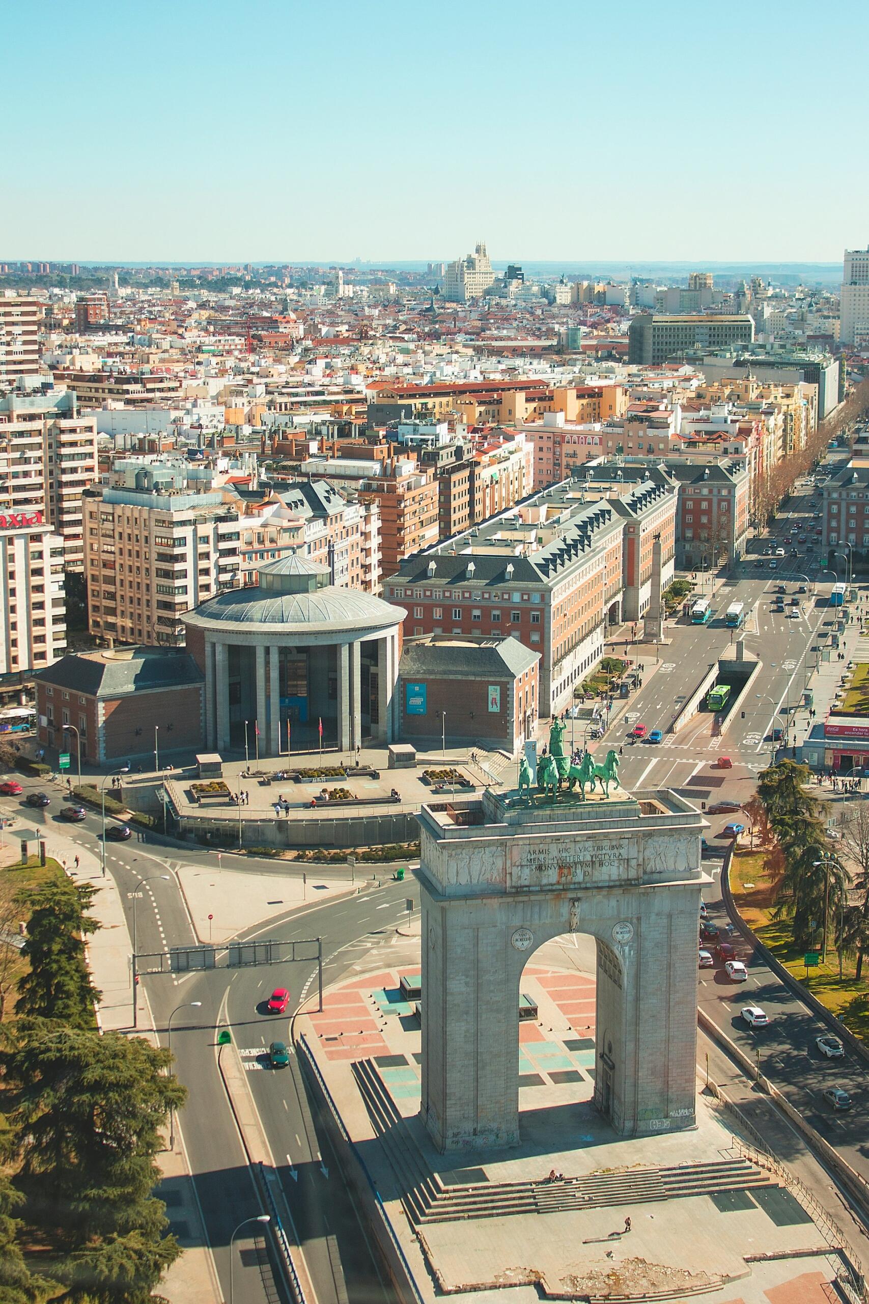 madrid sugárút diadalívvel