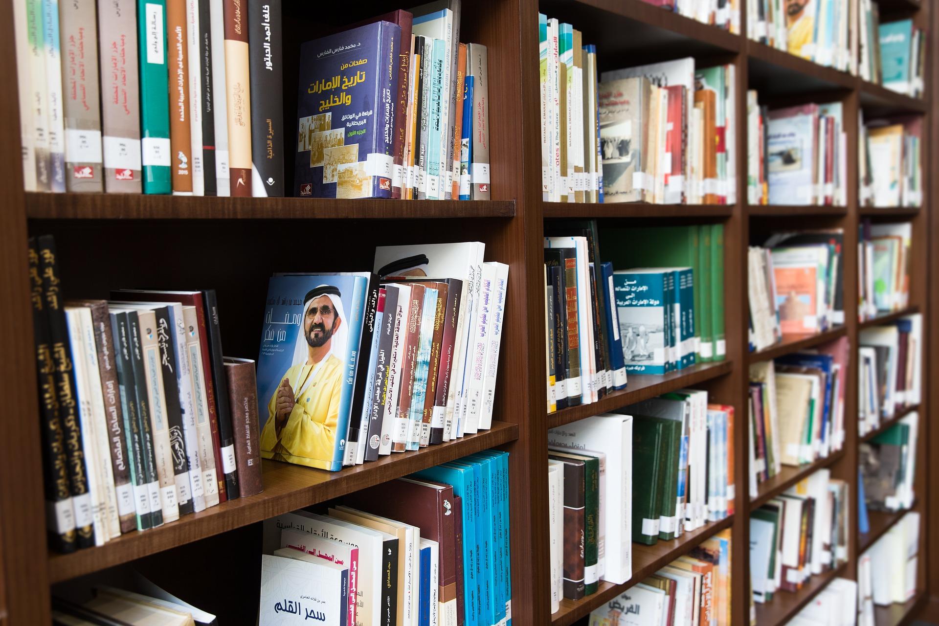 tanyakan ke tutor menegenai buku apa saja yang bisa dijadikan rujukan bahasa arab klasik