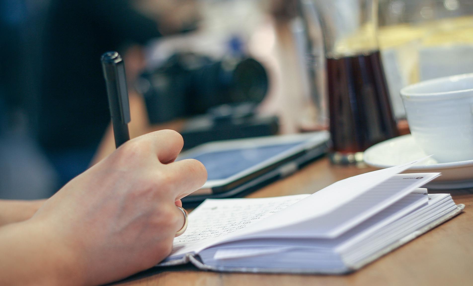 orang dewasa lebih mudah diajari daripada anak-anak