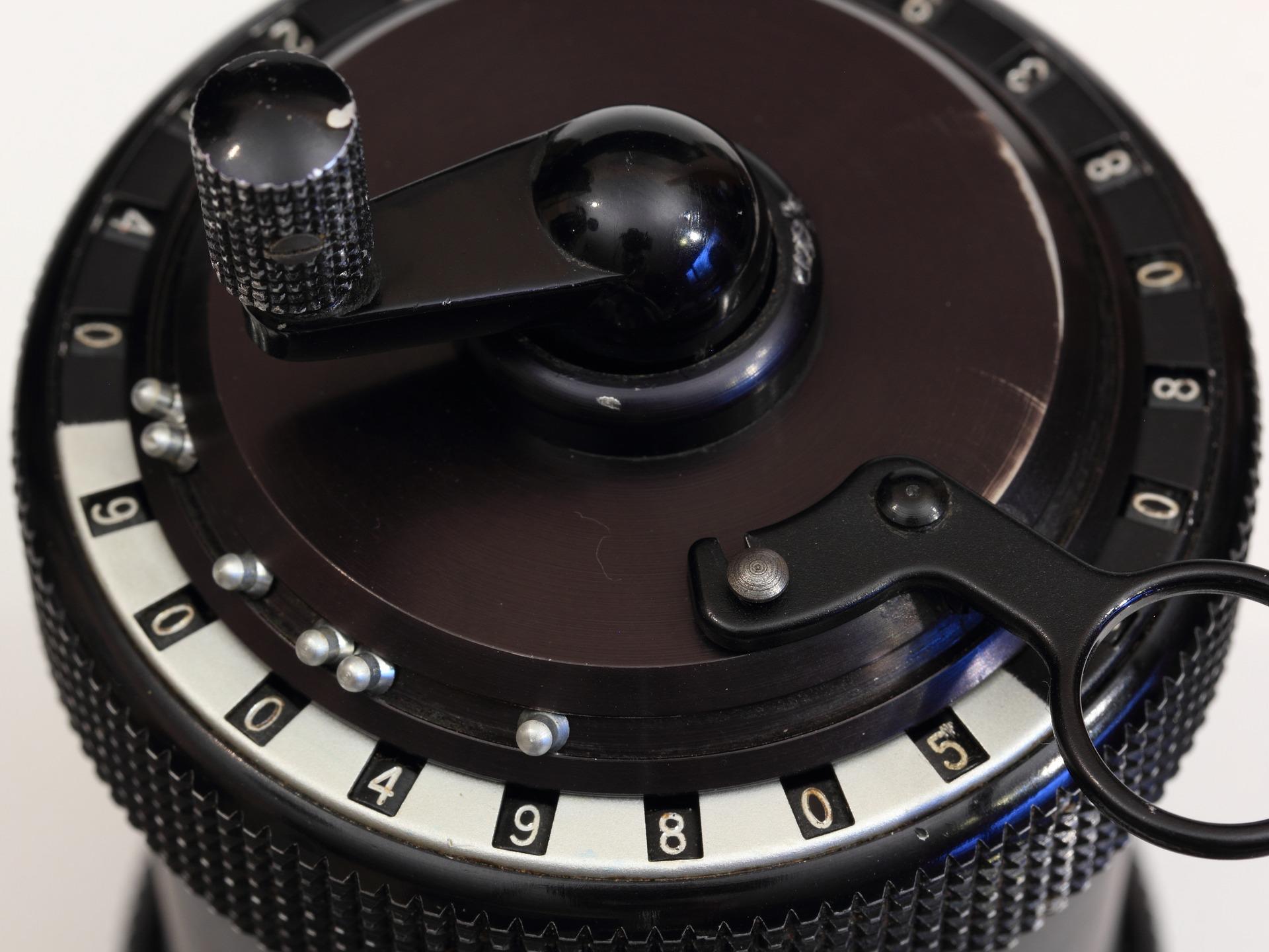 hanya sedikit prosentase orang menyukai matematika