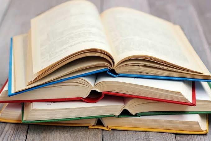 Buku dirumah bisa menjadi kebiasaan yang baik bagi anak untuk membaca