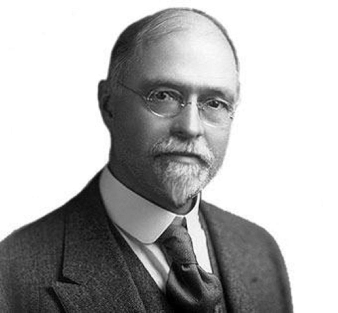 Irving Fisher merupakan ekonom yang terkenal di generasinya