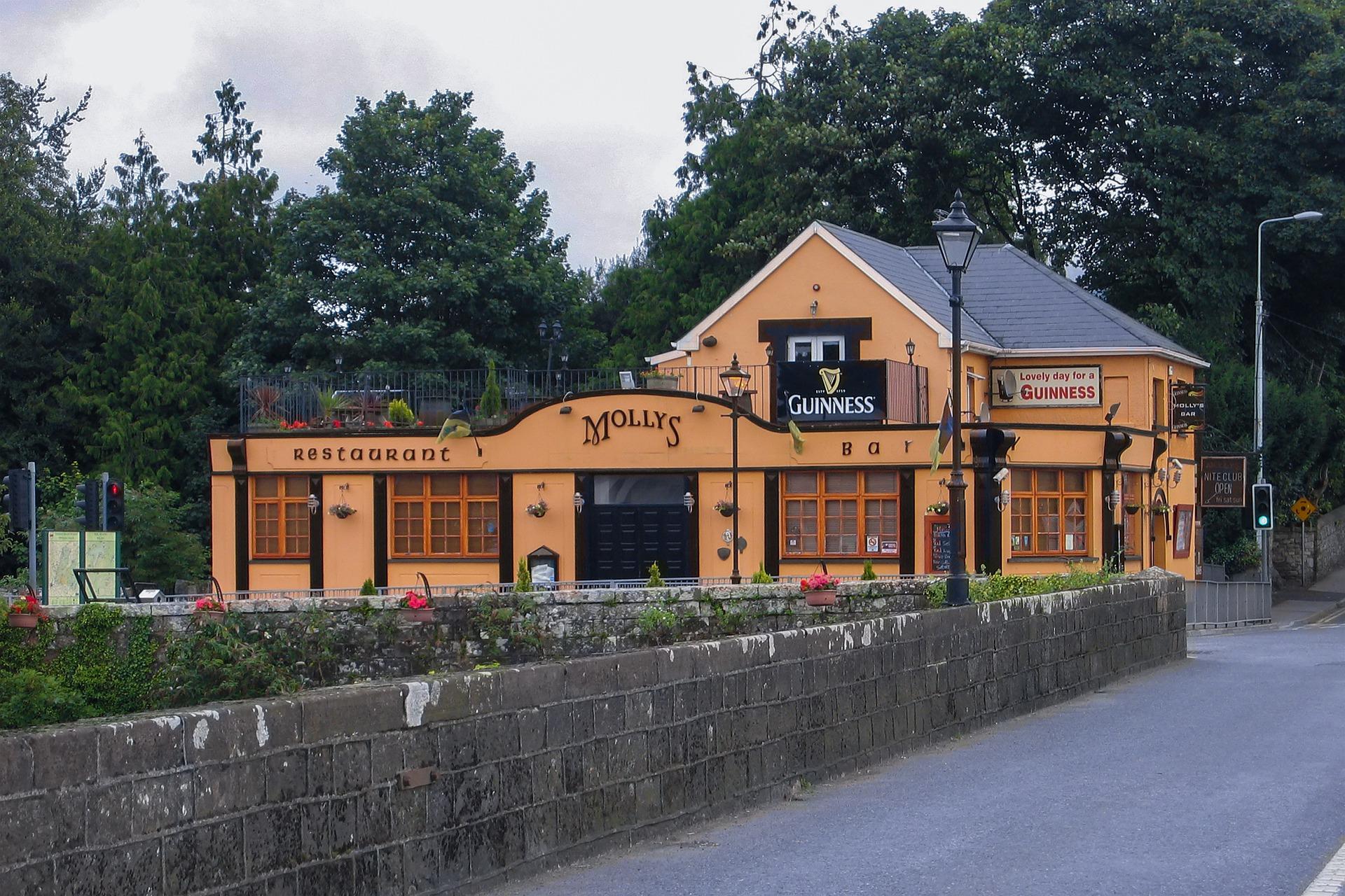 pastikan dan latihlah Bahasa Inggris anda sebelum nongkrong ke kedai kopi atau bar