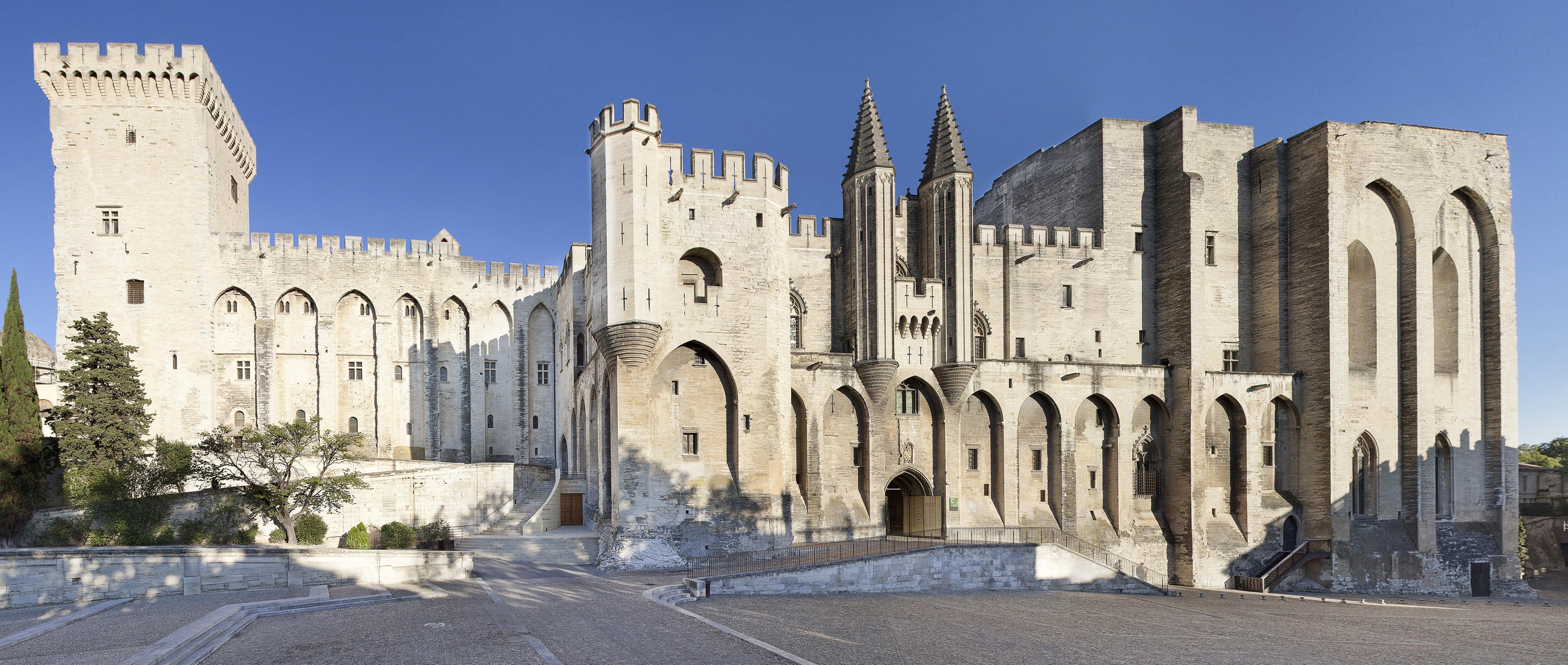 Istana Indah yang di tinggali para Paus Avignon
