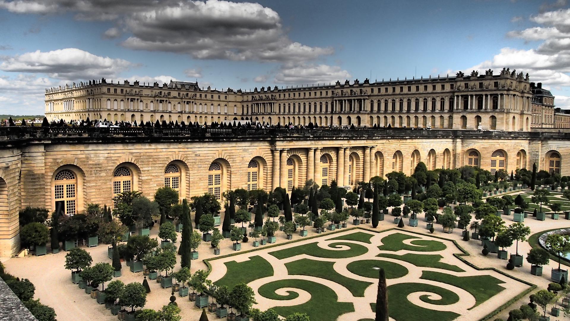 perhatian Louis XIV terhadap kebersihan istana Versailles