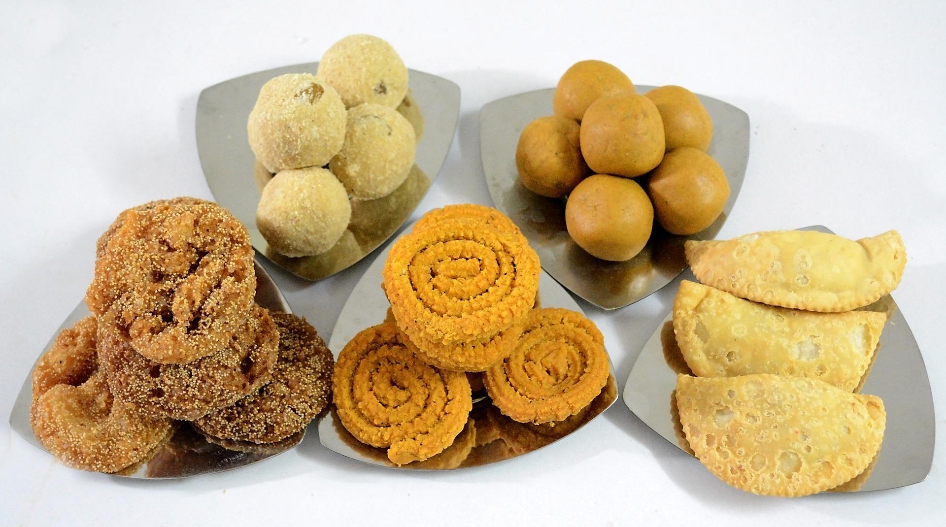 orang india suka makanan penutup dan makanan manis