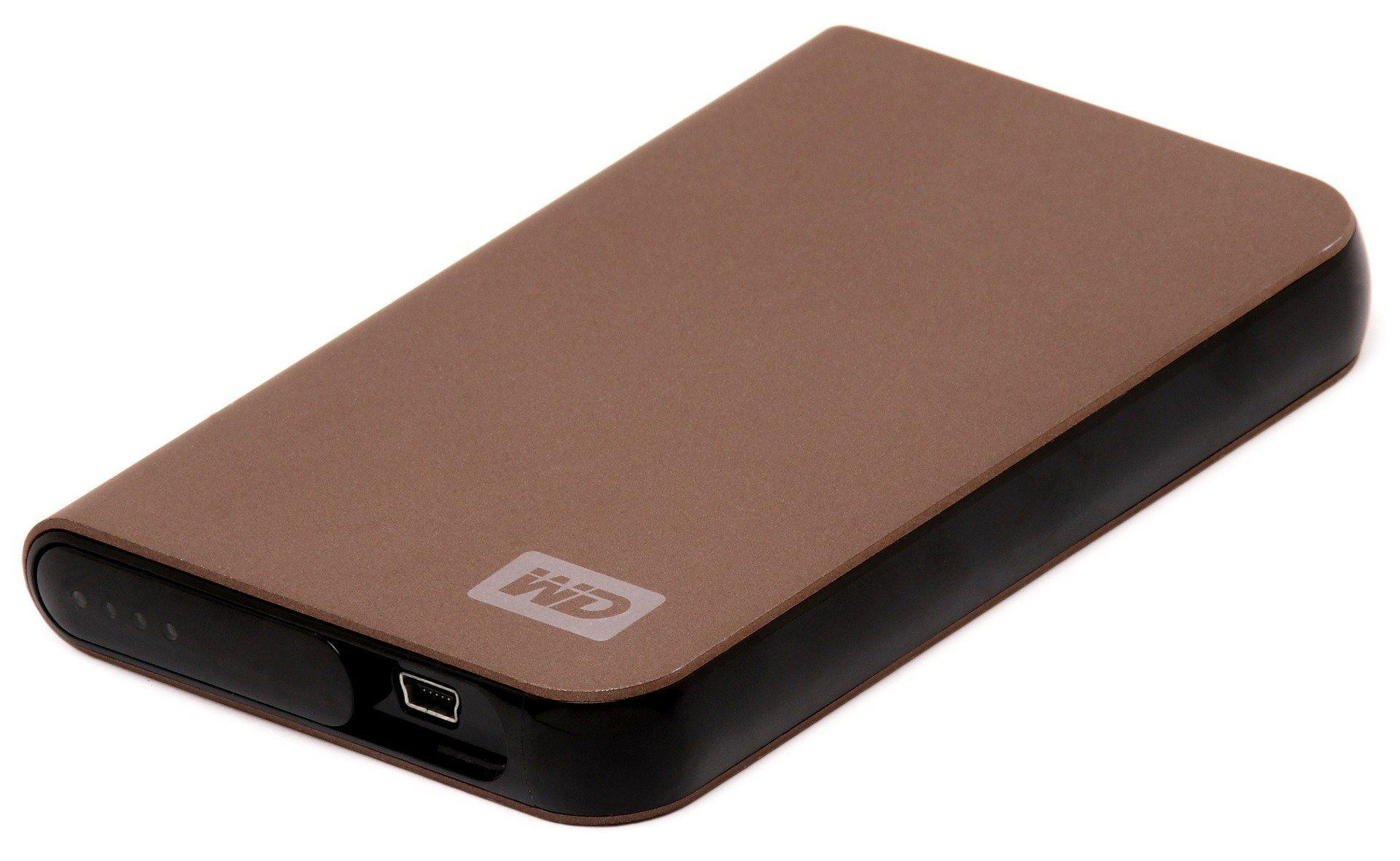 Hard drive eksternal untuk pengaman database