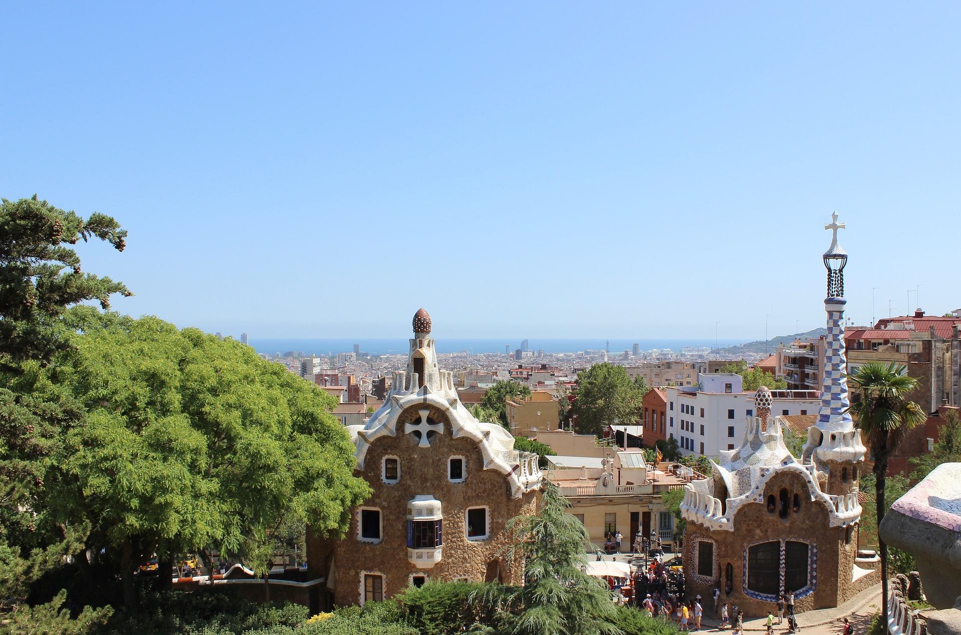 berkunjunglah ke taman guell di Barcelona