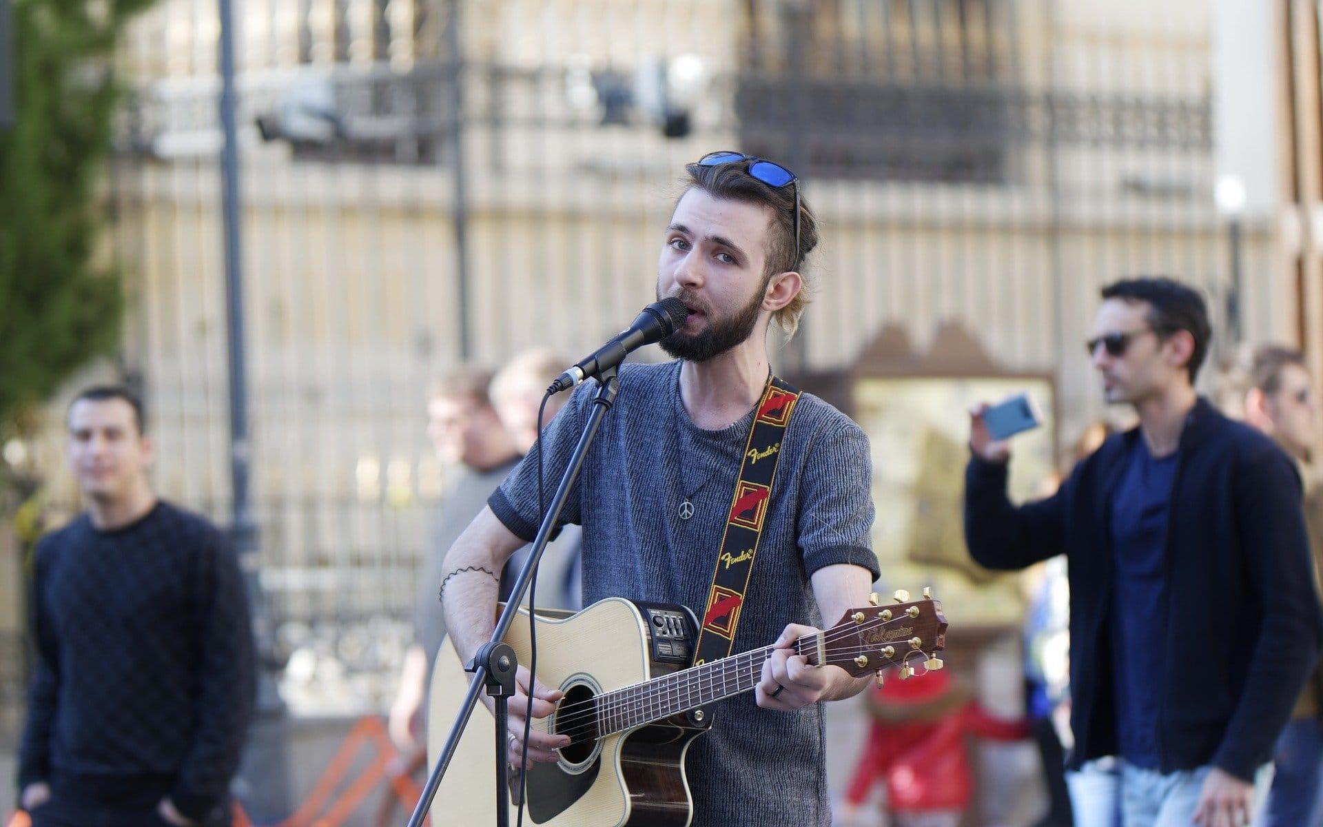 cara pilih sabuk gitar