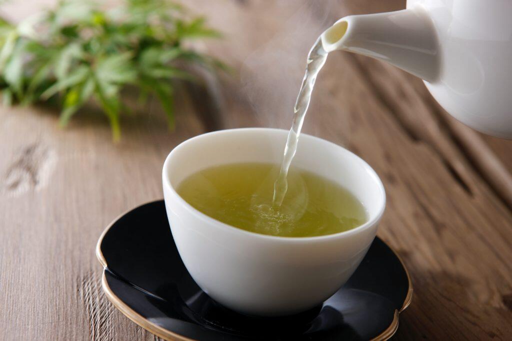 Orang Jepang menyukai pesta minum teh, source: GaijinPot Blog