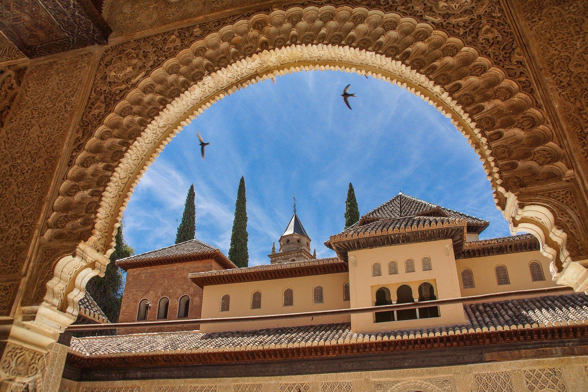 Spanyol menyerap bahasa arab seperti Alhambra